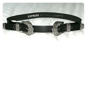 Black Belt with dual buckles.